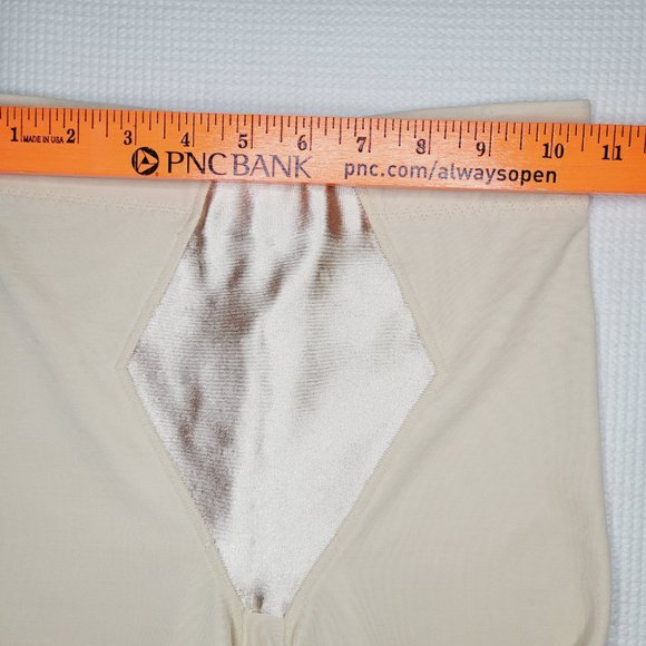 Maidenform Shapewear Shorts High Waist Small Cream Body Slimming Tight Flexees - Picture 3 of 11